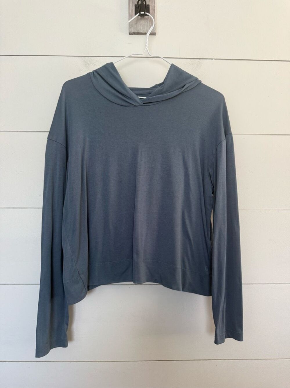 Free Fly Women’s Small Blue Cropped Hoodie Sweatshirt Bamboo Sustainable